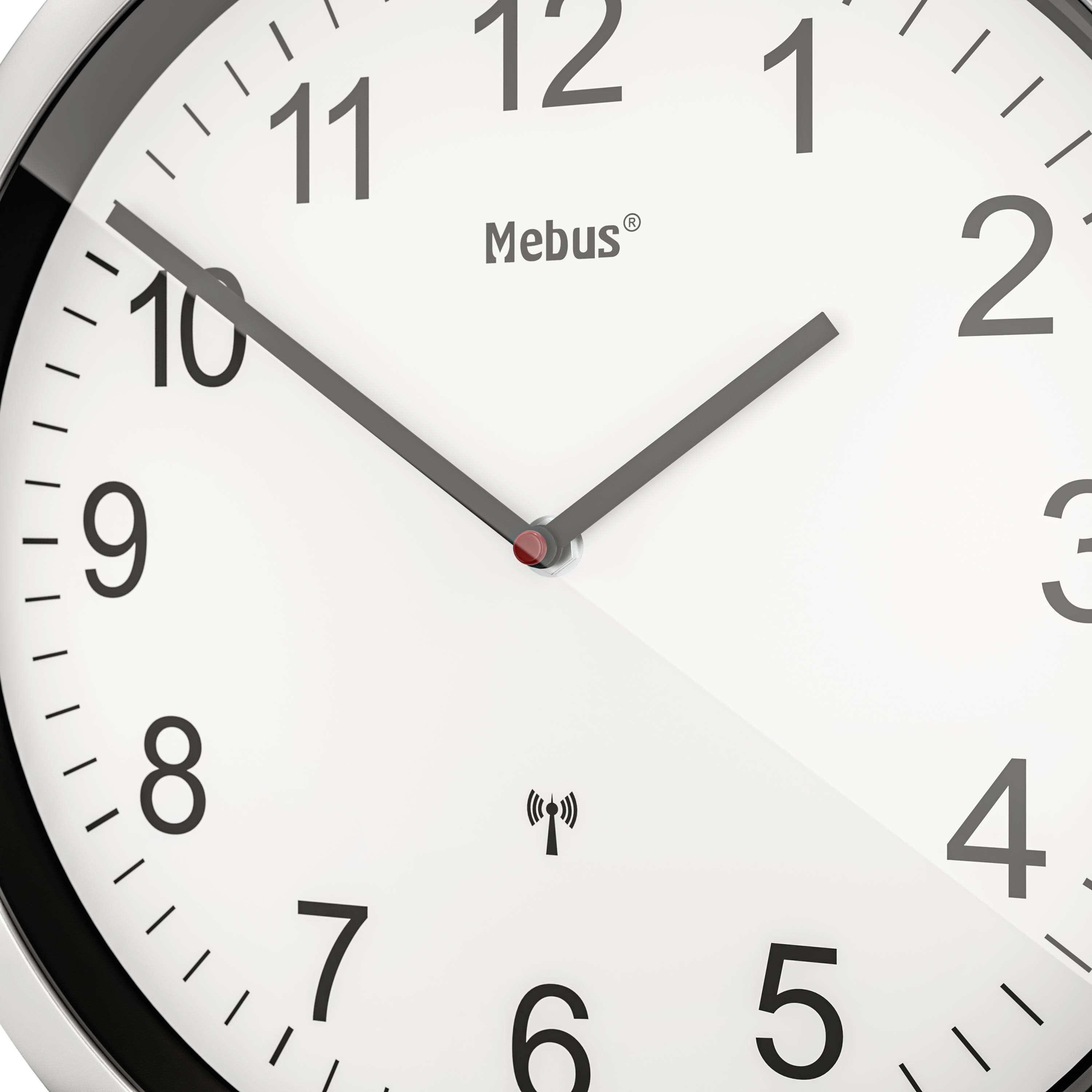 Analoge Uhr mit weißem Zifferblatt und schwarzen Zahlen, zeigt 10:10 Uhr.