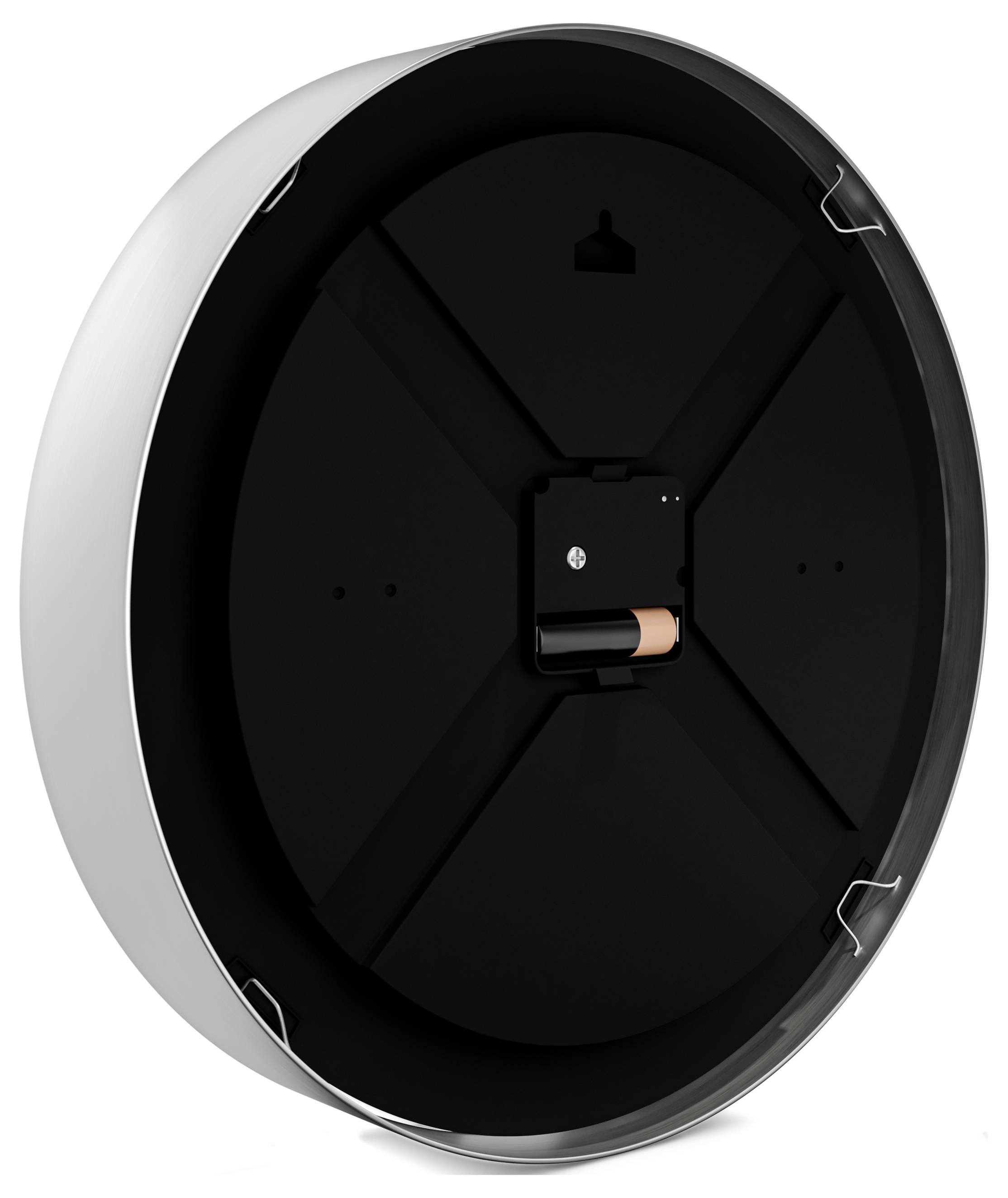 Das Bild zeigt die Rückansicht einer runden Wanduhr und hebt das schwarze Batteriefach mit einer eingelegten AA-Batterie hervor.