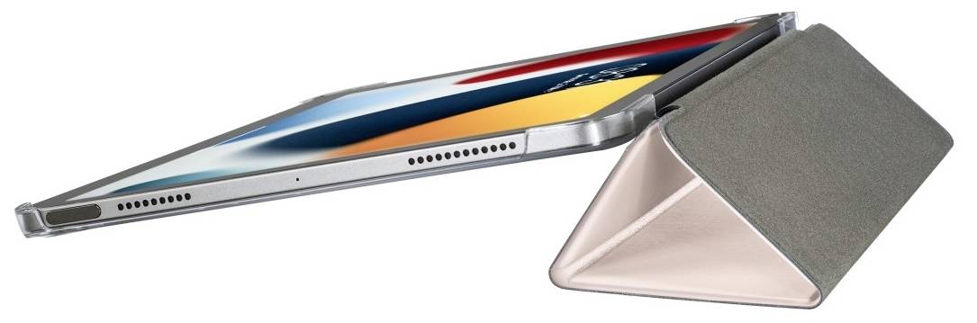 Ein Tablet in einem silbernen Gehäuse mit einer stufenlos verstellbaren Hülle, die als Ständer dient, dargestellt in seitlicher Ansicht.