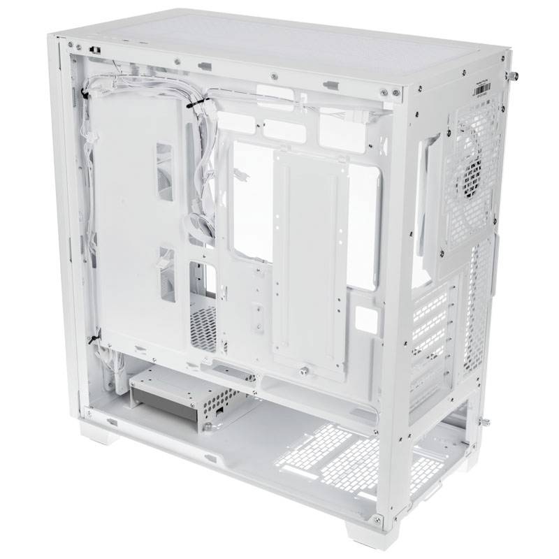 Ein weißes, offenes Computergehäuse mit sichtbaren Fächern für Hardwarekomponenten. Ideal für PC-Bauprojekte.