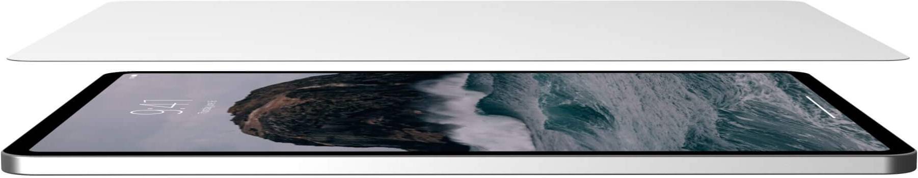 Ein Tablet mit einem Meeres- und Berglandschaftshintergrund auf dem Bildschirm, das in einer horizontalen Position gezeigt wird.