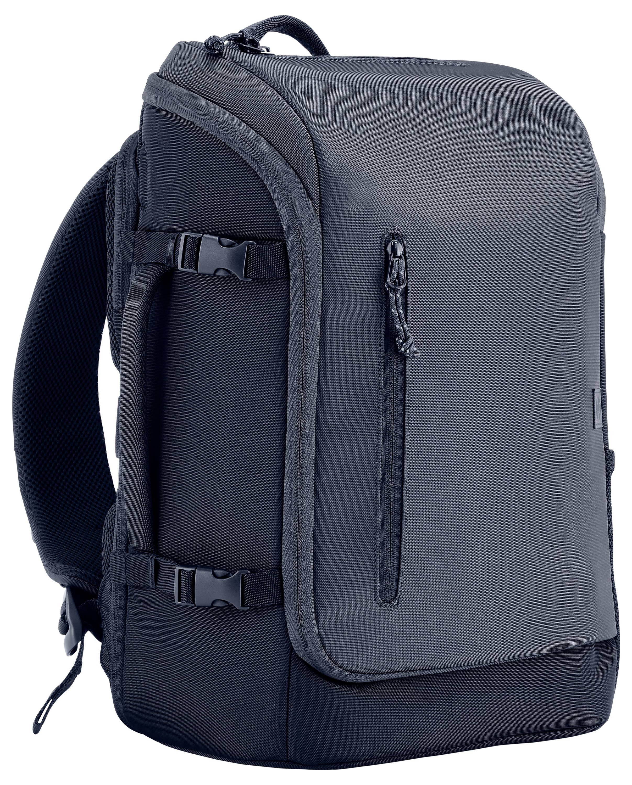 Ein schwarzer Rucksack mit mehreren Fächern und Reißverschlüssen. Geeignet für Alltagsgebrauch oder Reisen.