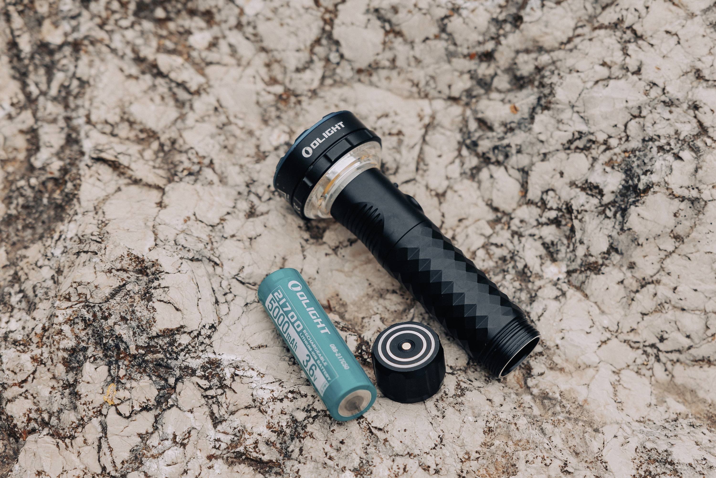 OLight Prowess Prowess LED Taschenlampe 800lm, 1200lm, 5000lm akkubetrieben 269g Schwarz