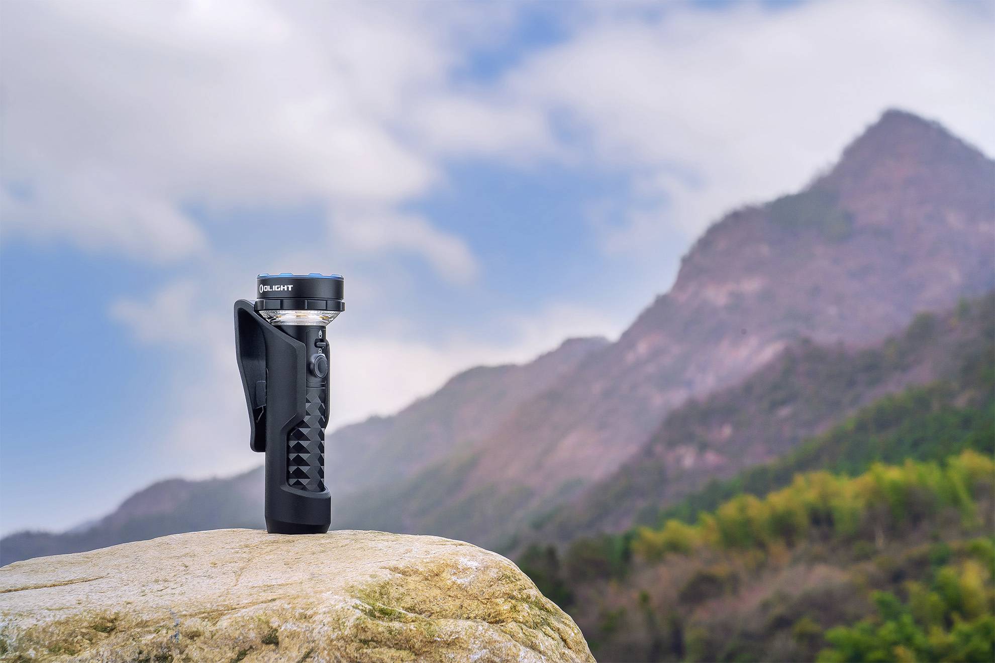 OLight Prowess Prowess LED Taschenlampe 800lm, 1200lm, 5000lm akkubetrieben 269g Schwarz