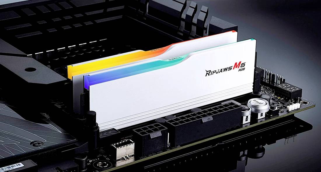 G.Skill Ripjaws M5 RGB PC-Arbeitsspeicher Kit Retail DDR5 32 GB 2 x 16 GB on-die ECC 5200 MHz 288pin DIMM CL40 F5-5200J4040A16GX2-RM5RW