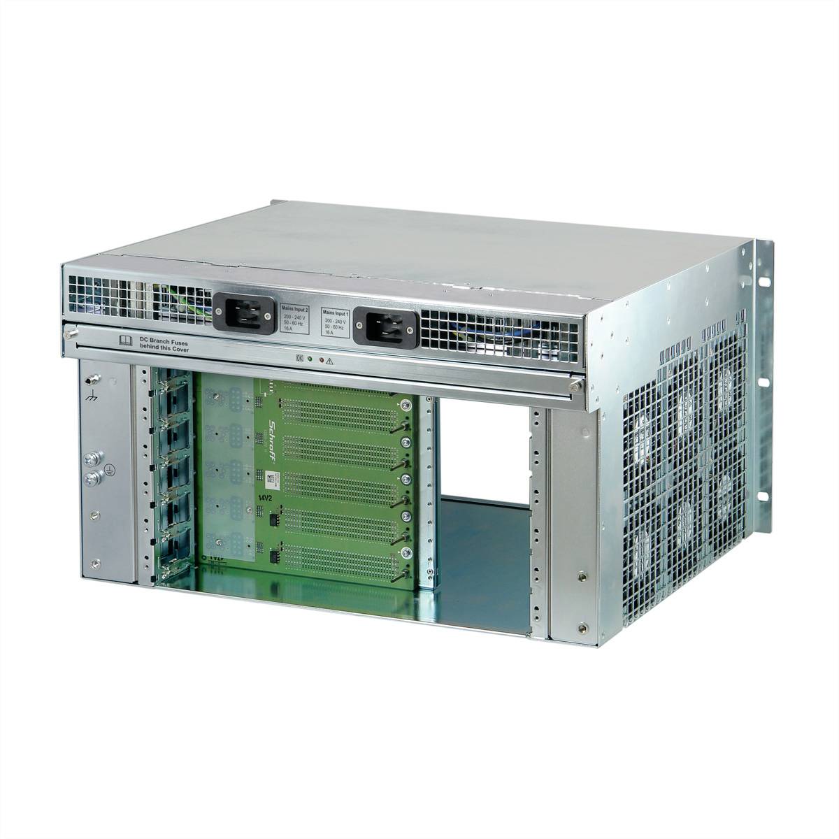 Leerer, silberner Servergehäuse-Rahmen mit mehreren Lüftungsöffnungen an den Seiten und Vorderseite, geeignet für Netzwerkgeräte.