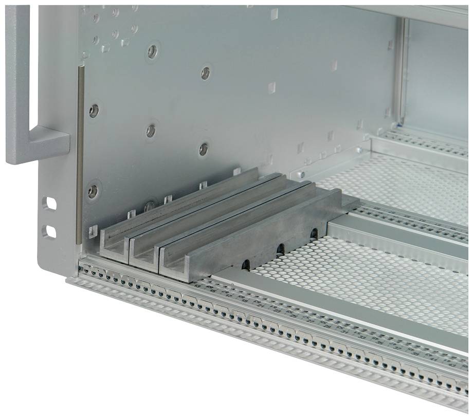 Industrie-Rack-Montage mit Metallrahmen; perforierte Basis zur Belüftung; geeignet für technische Geräte; keine weiteren Details.