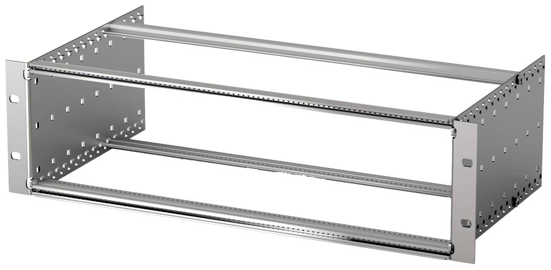 Ein silbernes, rechteckiges Metallgestell mit mehreren Löchern und Streben, geeignet zur Montage von Geräten in einem Server-Rack.