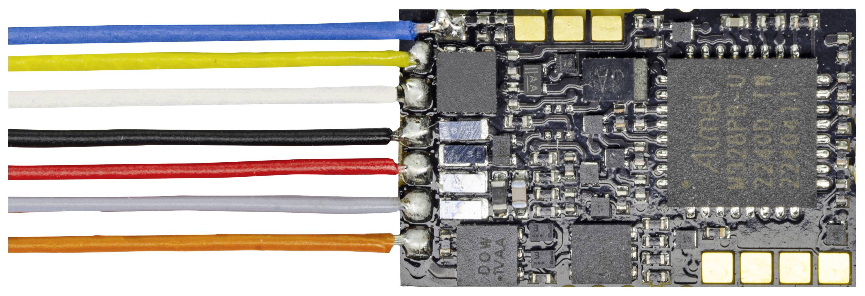 Ein elektronisches Bauteil mit mehreren bunten Drähten ist abgebildet. Das Gerät enthält zahlreiche integrierte Schaltkreise und Anschlüsse.