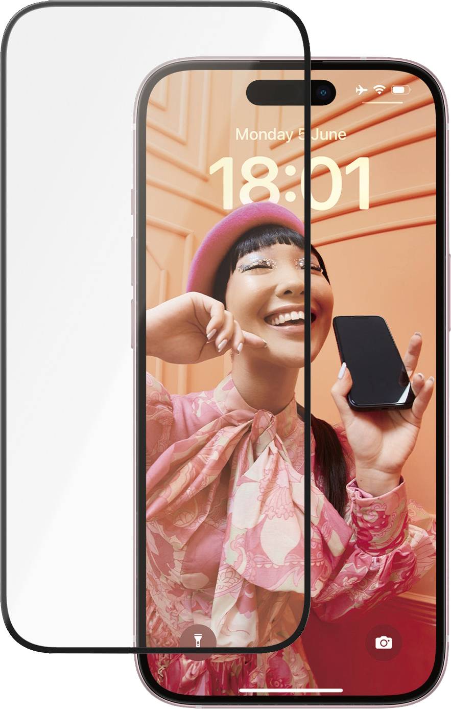 Smartphone mit Bild einer lächelnden Person im rosa Outfit, zeigt Uhrzeit an. Eine durchsichtige Schutzfolie ist über dem Display platziert.