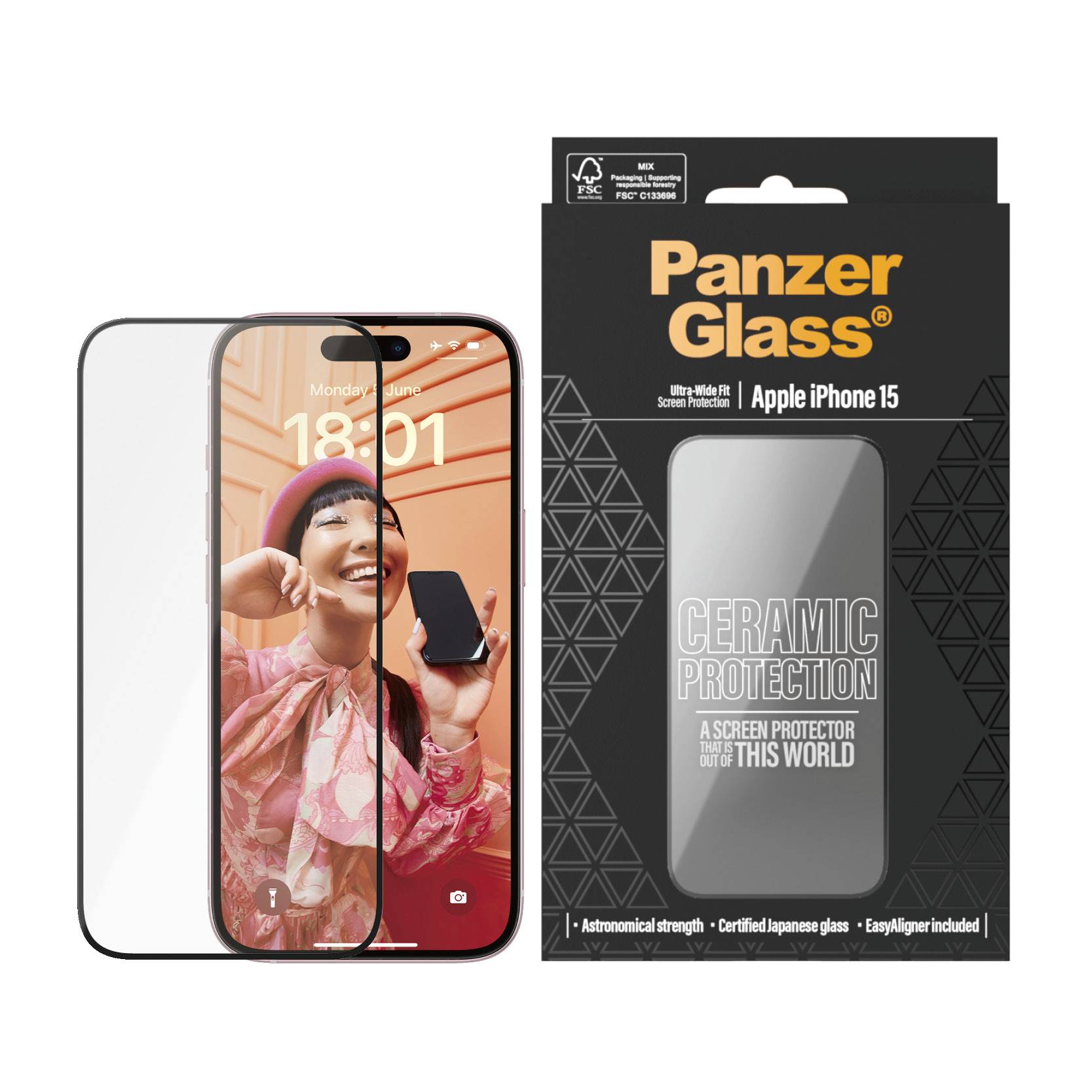 'PanzerGlass Displayschutzglas für Apple iPhone 15' zeigt ein Handy mit einer fröhlichen Frau auf dem Bildschirm, Verpackung und Glas im Vordergrund.