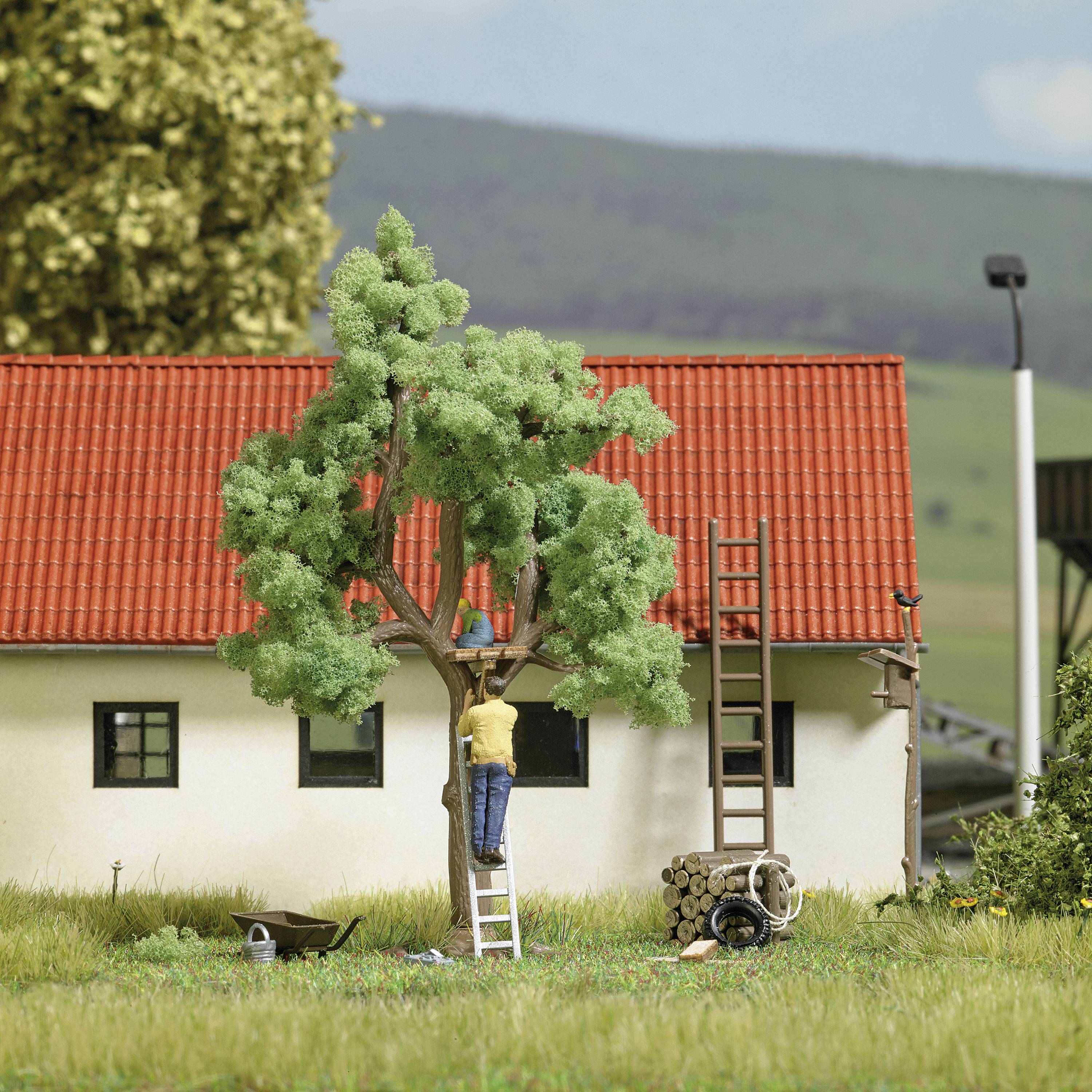 Busch 1834 H0 Baumhaus im Bau