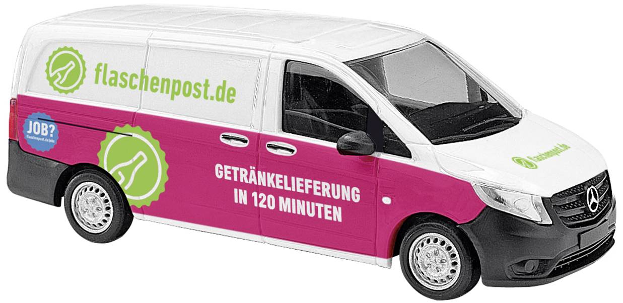 Getränkelieferwagen mit Aufschrift 'flaschenpost.de' in Grün und Pink, verspricht Lieferung in 120 Minuten.