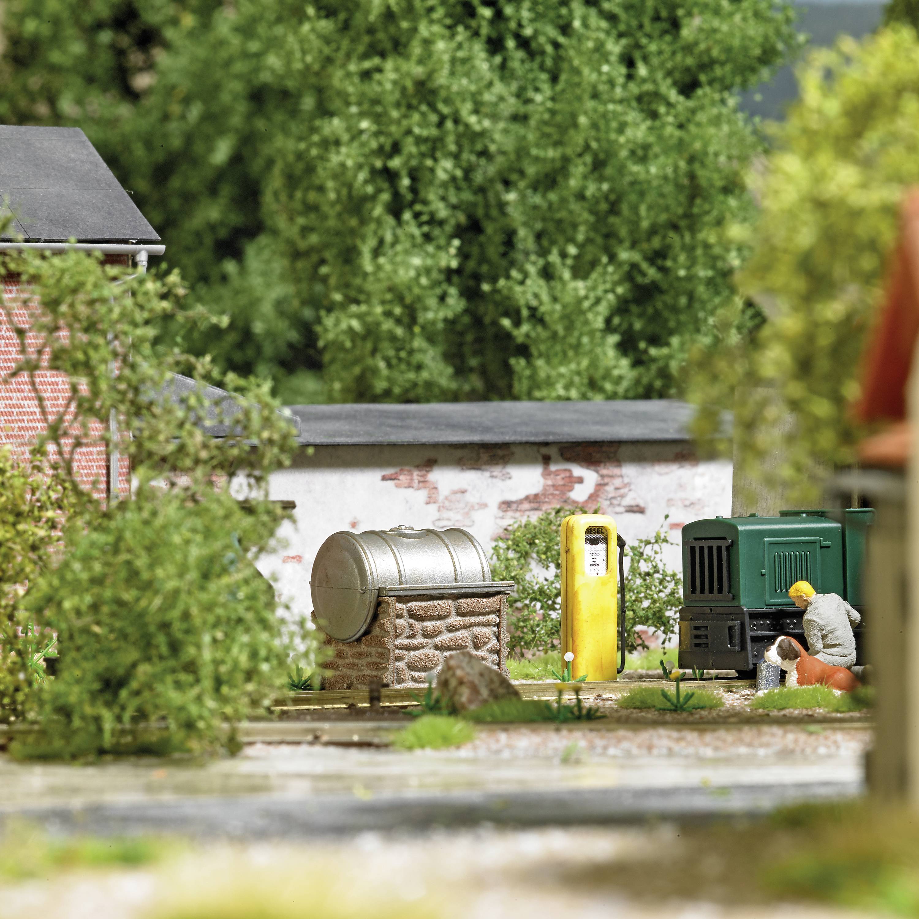 Busch 12377 H0 Diesel-Tankstelle