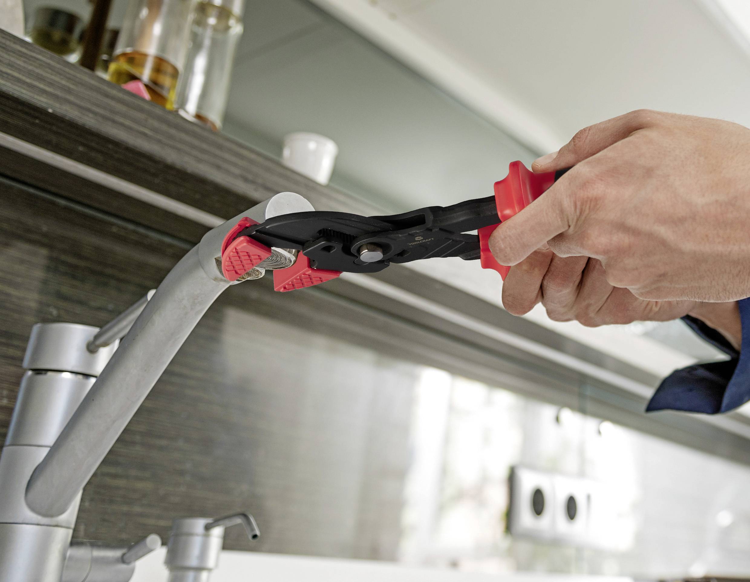 TOOLCRAFT TO-9616518 Greifzange mit glatten Greifbacken Schlüsselweite (metrisch) 34.1mm 180mm