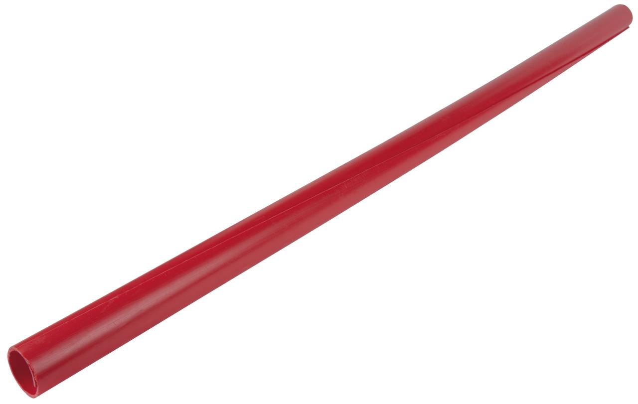 Ein rotes Kunststoffrohr liegt diagonal auf weißem Hintergrund.