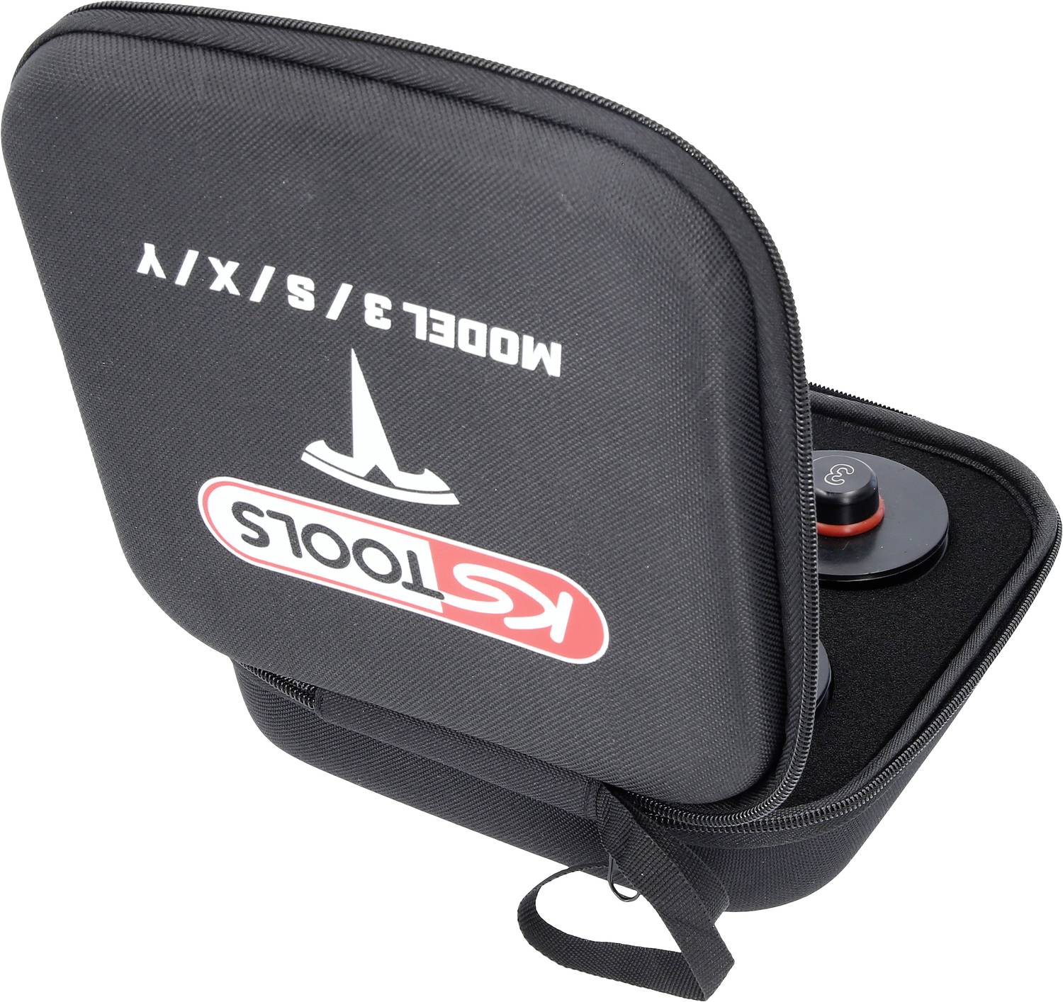 Schwarzes Etui mit 'KS Tools' Logo, geöffnet, zeigt Innenansicht und ein rundes Werkzeugteil. Modellbezeichnung 'Model 3/S/X/Y' auf dem Deckel.