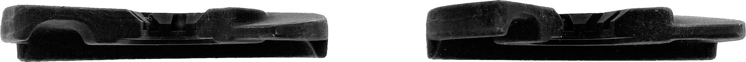 Zwei schwarze Objekte in unterschiedlichen Profilansichten, wirken industriell gefertigt oder maschinenbautechnisch, auf weißem Hintergrund.