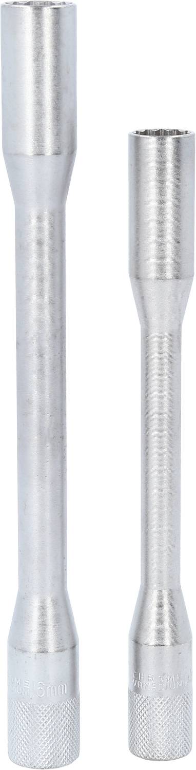 Zwei silberne Verlängerungsstangen nebeneinander, die stabil und länglich wirken, mit gerändelten Griffflächen an den Enden.