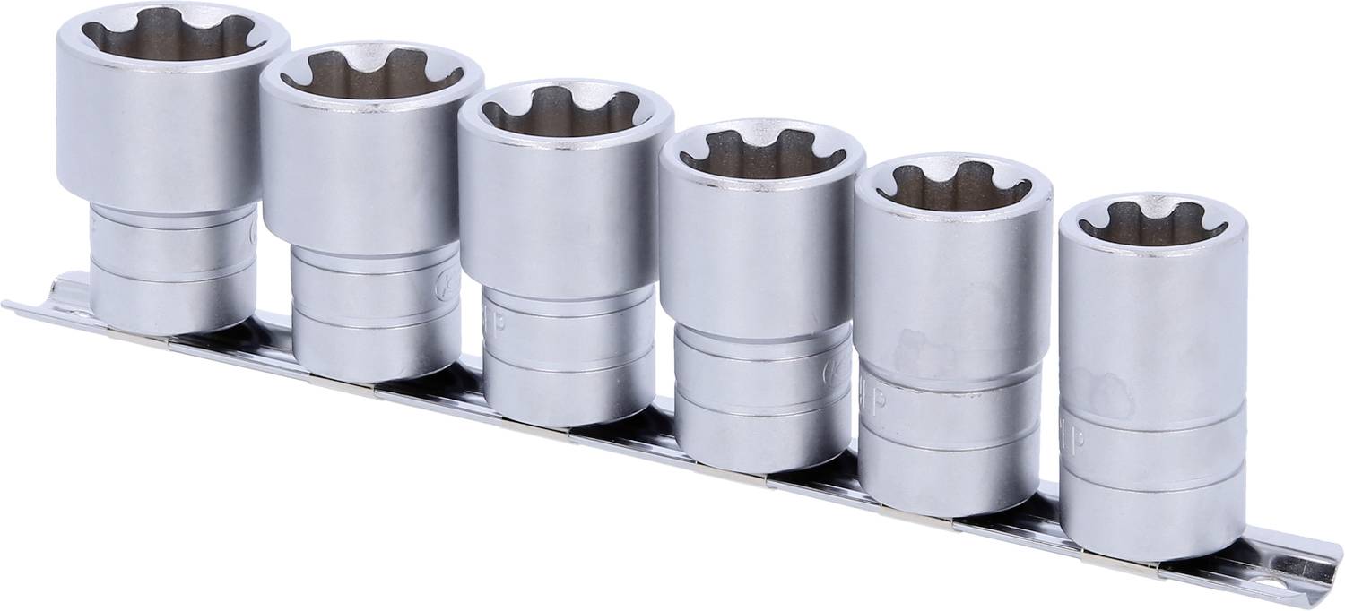 Sechs silberne Stecknussaufsätze in einer Halterung, gleichmäßig nebeneinander angeordnet, auf weißem Hintergrund.