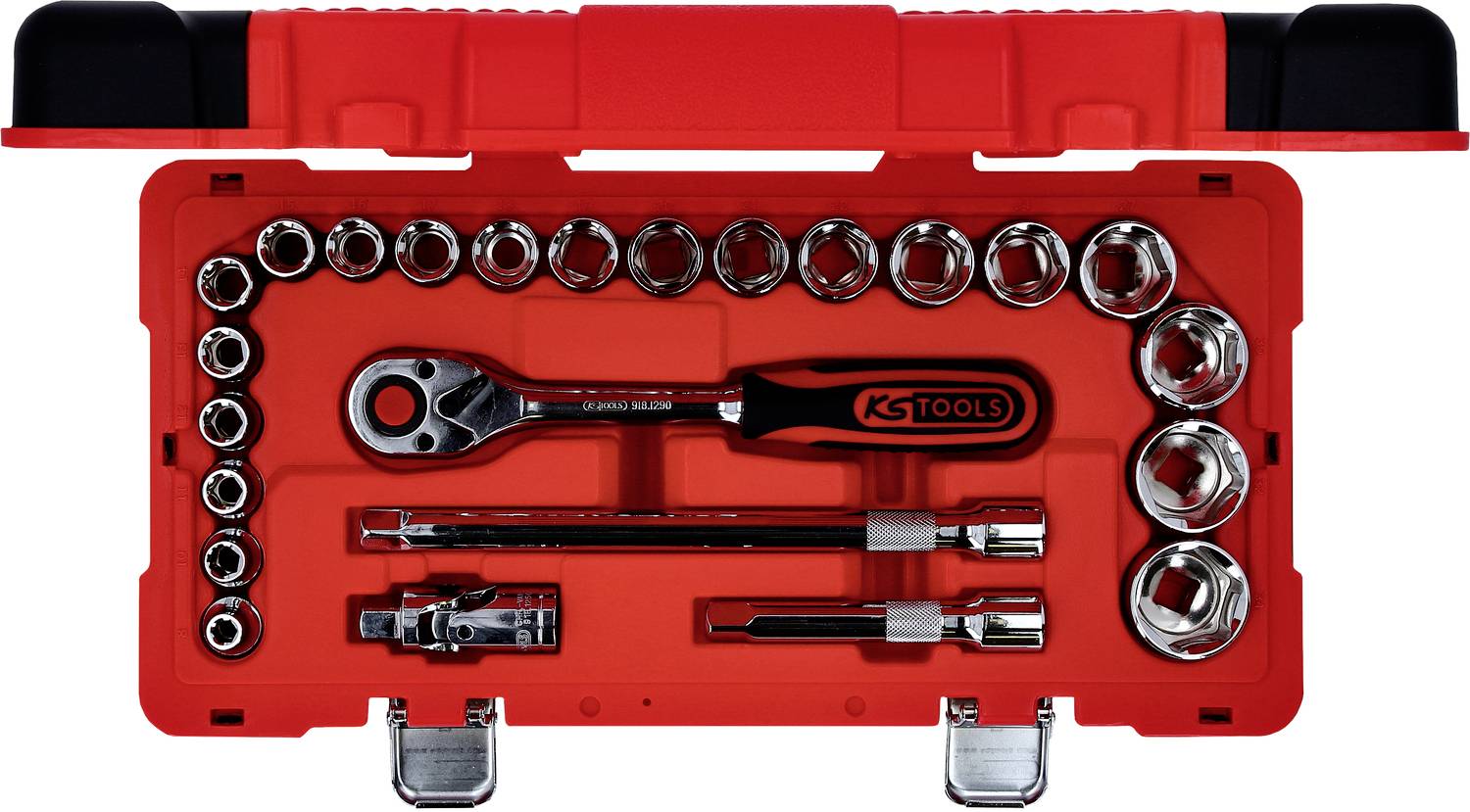 Ratschenkasten mit verschiedenen Steckschlüsseln und Verlängerungen in einer roten Kunststoffbox, Markenname 'KS TOOLS' auf Ratsche.