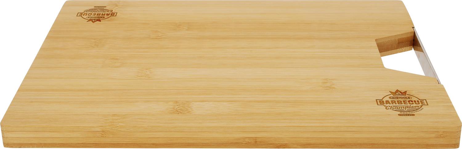 Holzschneidebrett mit integrierter Metallreibe in der Ecke, zwei Barbecue-Logos eingraviert. Ideal zum Vorbereiten von Grillzutaten.