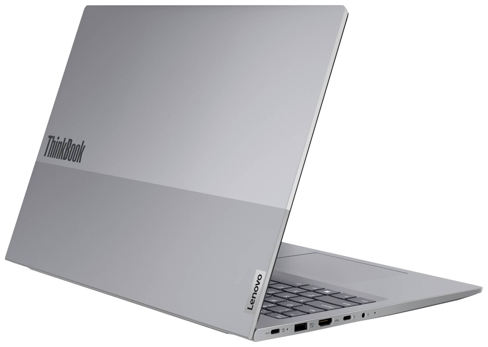 Ein silberner Laptop von Lenovo, teilweise geöffnet, zeigt die Tastatur, mehrere Anschlüsse an der Seite und das ThinkBook-Logo auf dem Deckel.