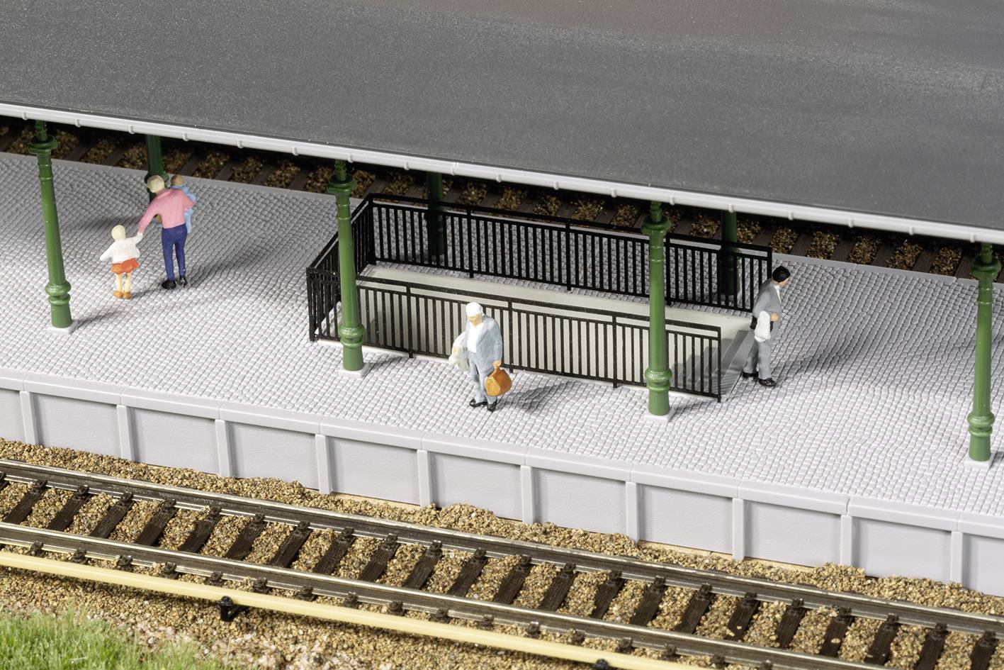 Auhagen 13355 TT Bahnsteig