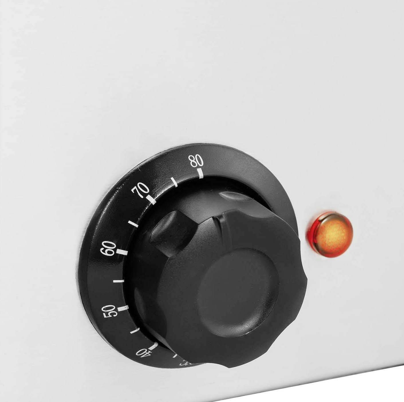 Ein schwarzer Drehknopf auf einem Gerät zeigt Temperaturen von 0 bis 100 Grad Celsius. Daneben leuchtet eine kleine rote Kontrolllampe.
