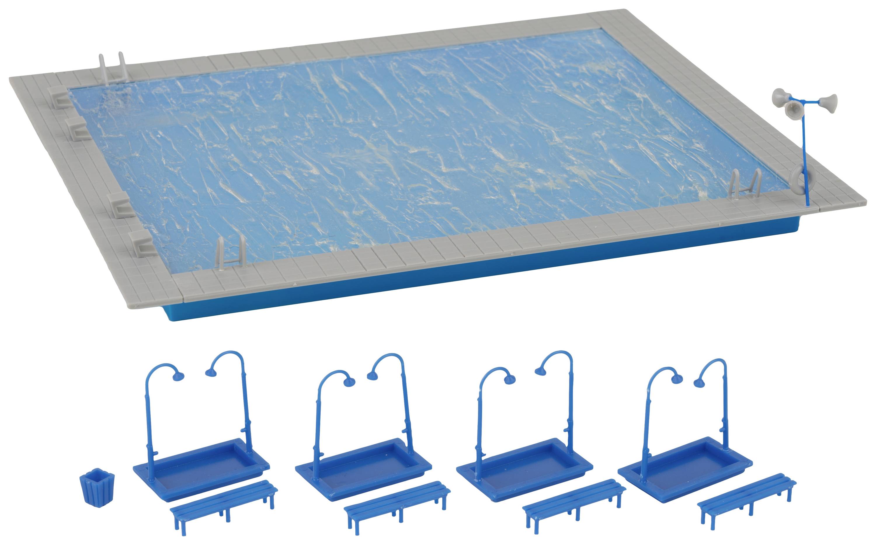 Ein Modell eines Swimmingpools mit vier blauen Duschen und einer Lautsprecheranlage am Rand.