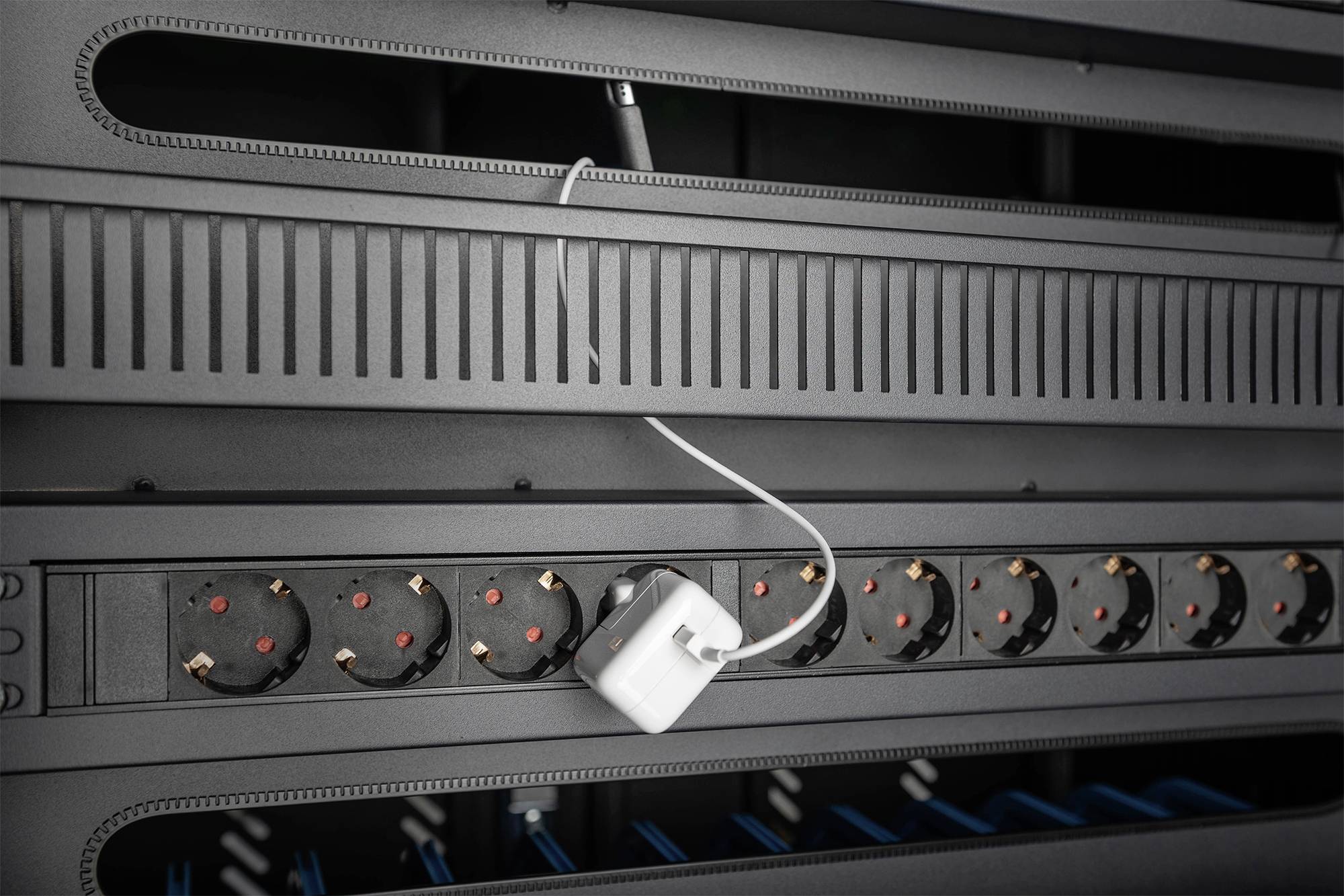 Digitus DN-45006 Lade- und Managementsystem Wagen