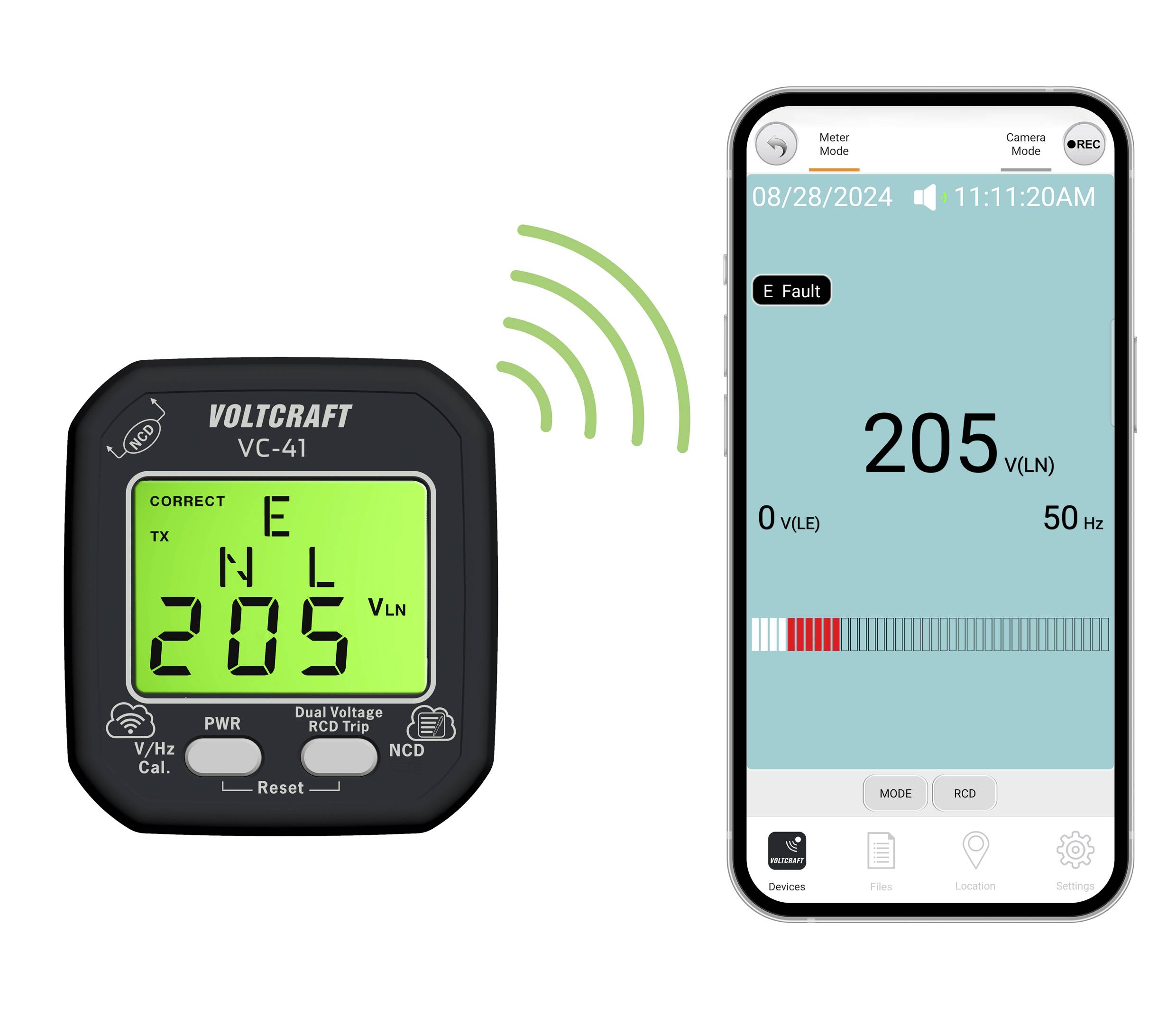 Ein digitales Spannungsmessgerät zeigt 205 Volt an. Rechts daneben auf einem Smartphone-Bildschirm werden 205 Volt und Fehlerstatus angezeigt.