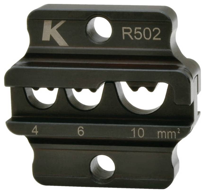 Ein schwarzes Metallstück mit der Gravur 'K' und 'R502', enthält Löcher für Kabel, markiert mit '4', '6', und '10 mm²'.