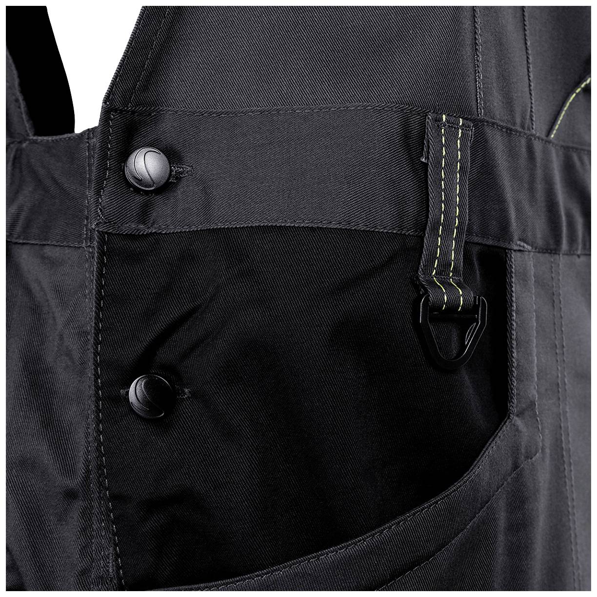 Eine schwarze Latzhose mit Taschen und Knöpfen, geeignet für handwerkliche Arbeiten, aus robustem Material gefertigt.