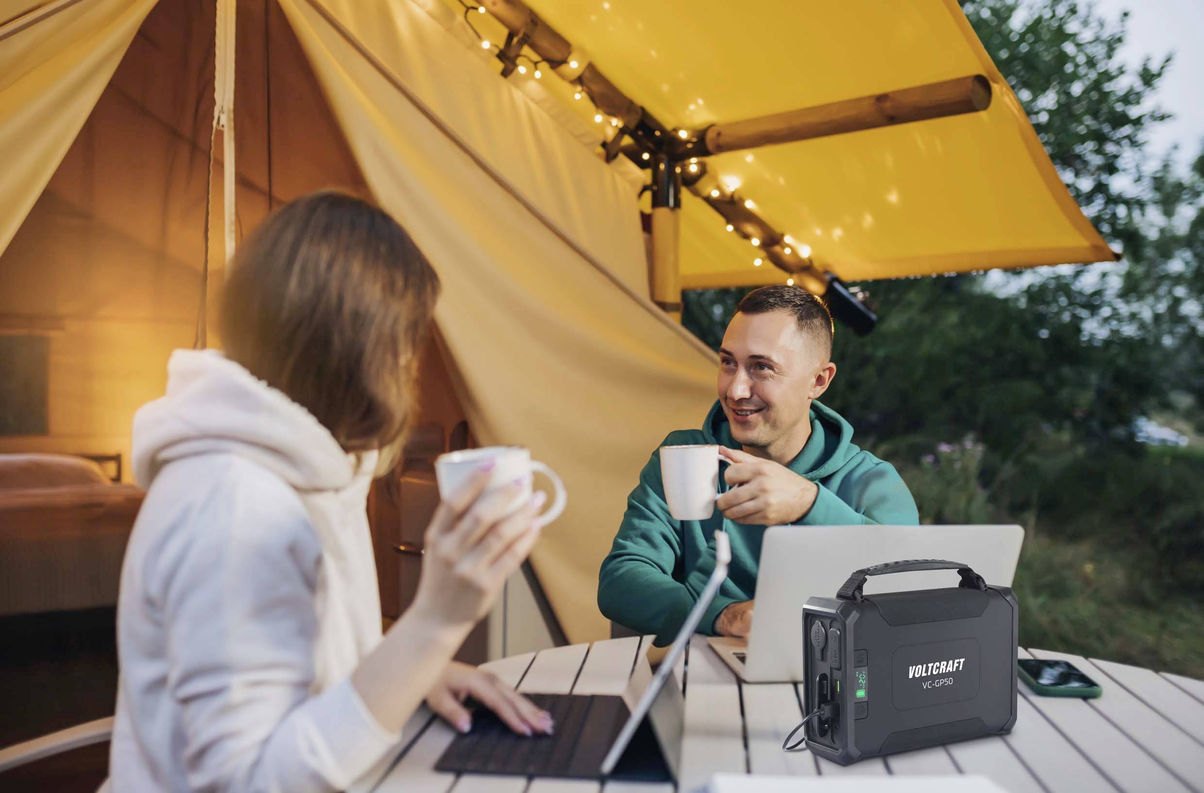 VOLTCRAFT VC-GP50 Powerbank 96000 mAh USB PD 2.0 Li-Ion Schwarz (matt) gleichzeitiges Laden und Entladen, LED Taschenlampe