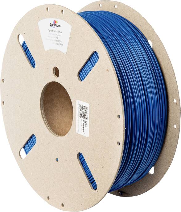 Eine Spule mit blauem 3D-Druckerfilament vor weißem Hintergrund.