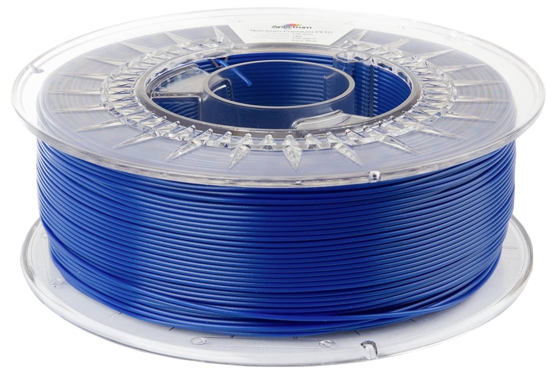 Eine Rolle mit blauem 3D-Druckerfilament (PLA-Material) in einer transparenten Kunststoffspule.