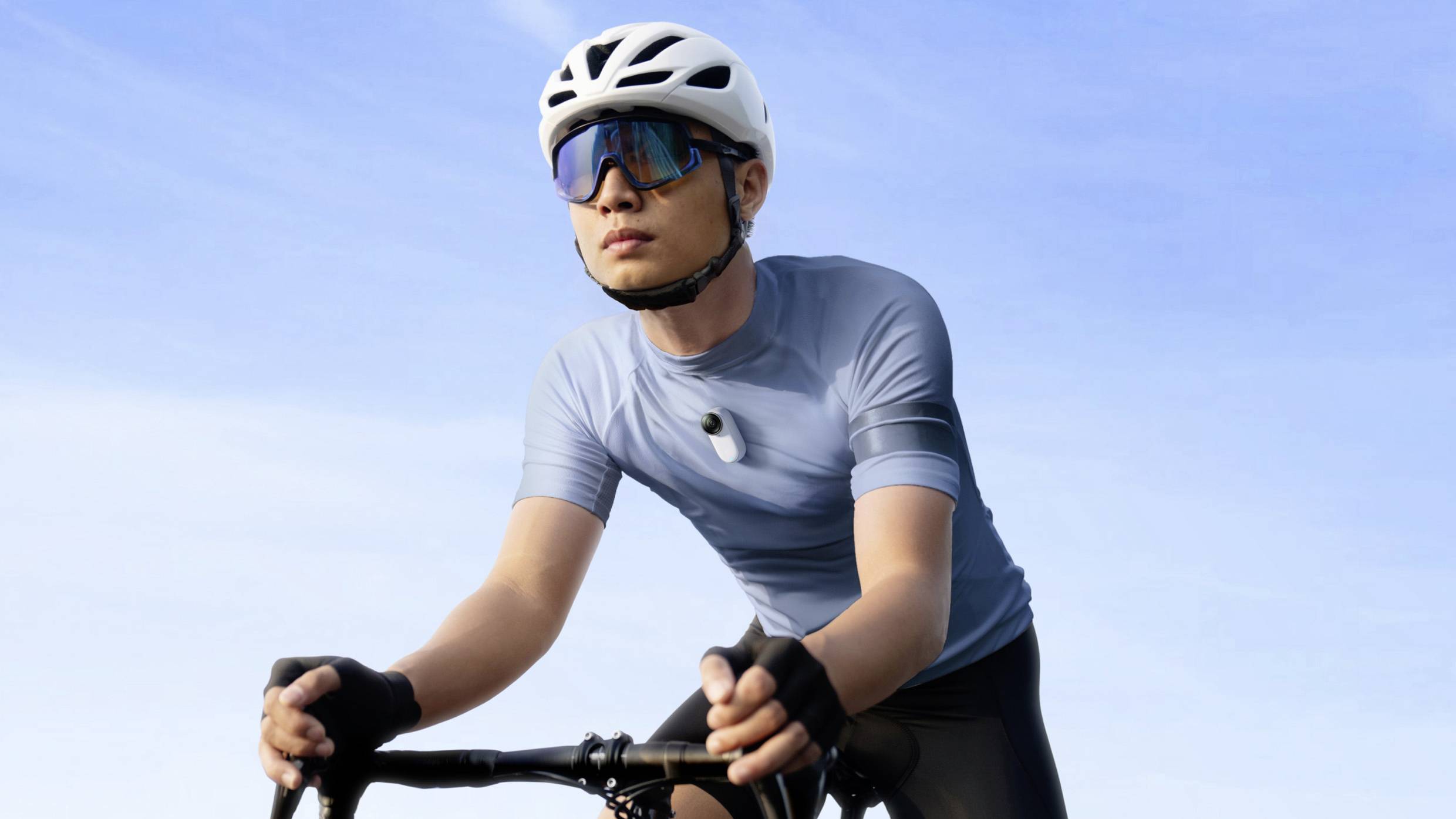 Insta360 GO 3S (64GB) Midnight Black Action Cam 4K, Bluetooth, Bildstabilisierung, Mini-Kamera, Spritzwassergeschützt, Touch-Screen, Wasserfest