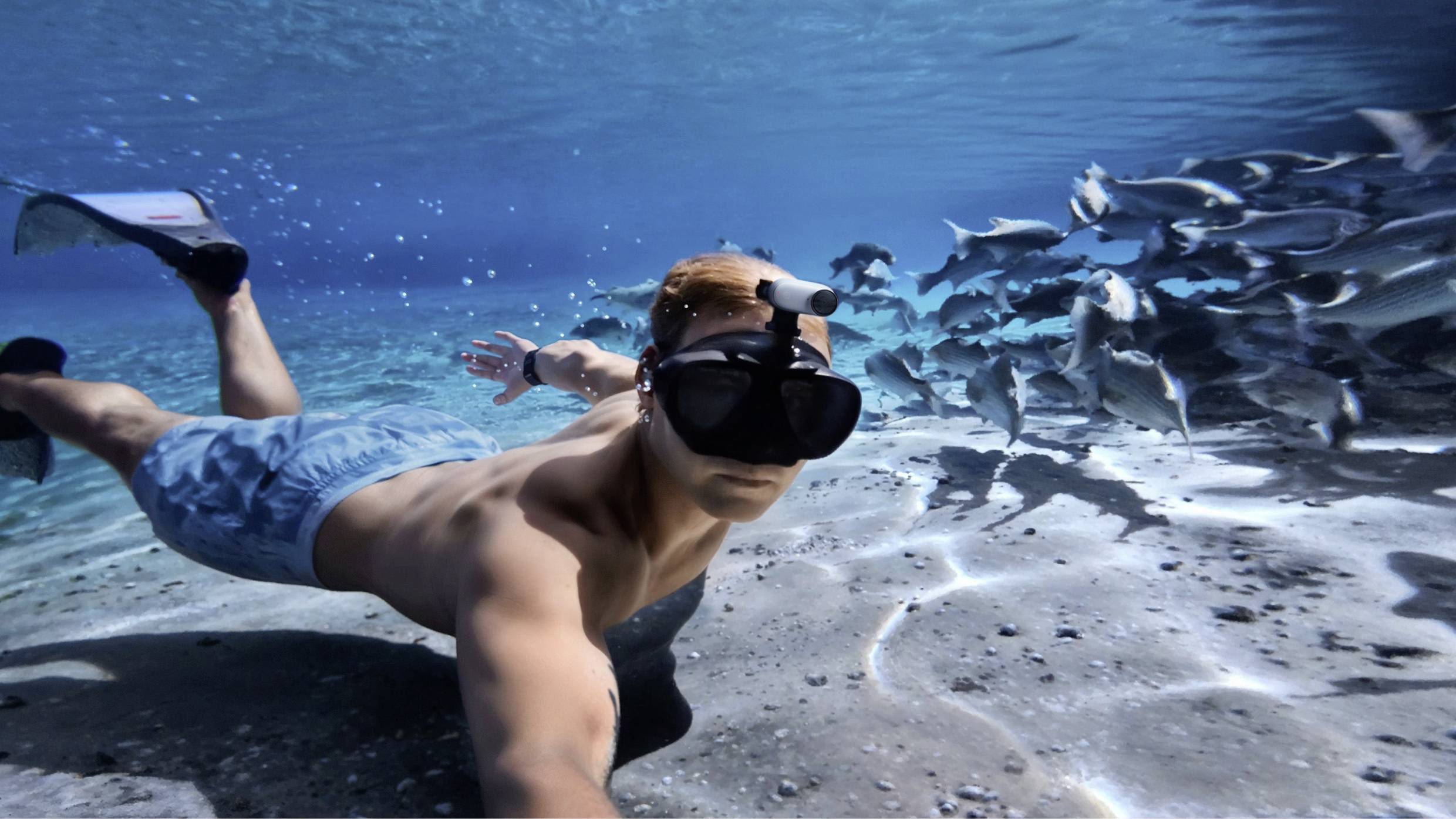 Insta360 GO 3S (64GB) Midnight Black Action Cam 4K, Bluetooth, Bildstabilisierung, Mini-Kamera, Spritzwassergeschützt, Touch-Screen, Wasserfest