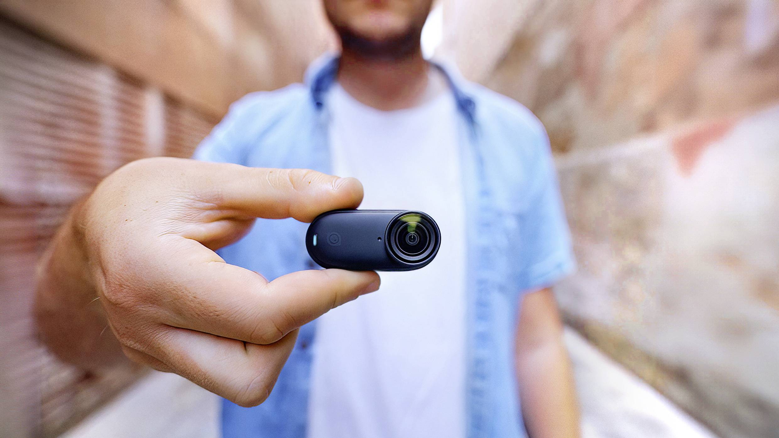 Insta360 GO 3S (64GB) Midnight Black Action Cam 4K, Bluetooth, Bildstabilisierung, Mini-Kamera, Spritzwassergeschützt, Touch-Screen, Wasserfest
