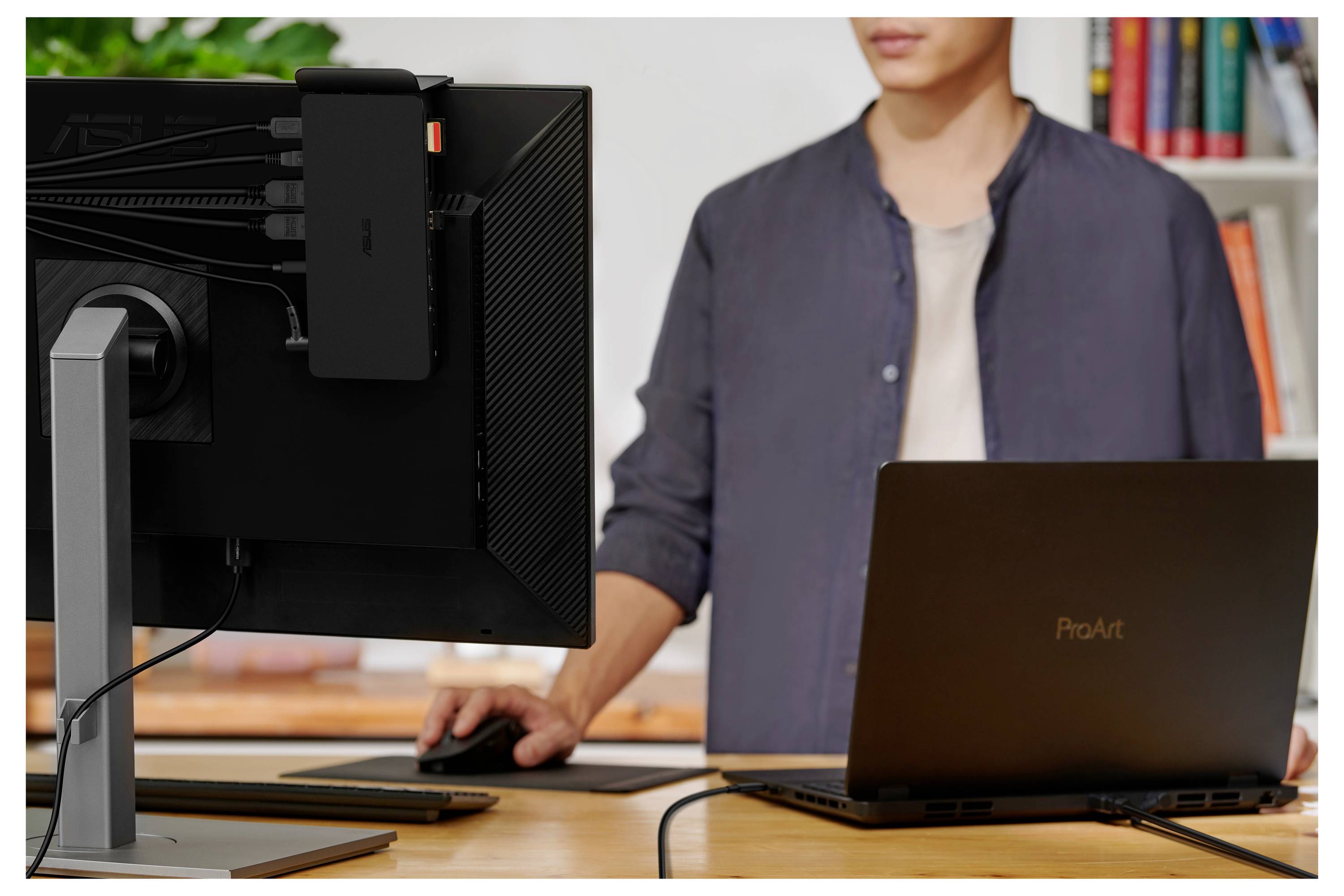 Asus USB4® / Thunderbolt™ 4 Dockingstation 90XB08DN-BDS010