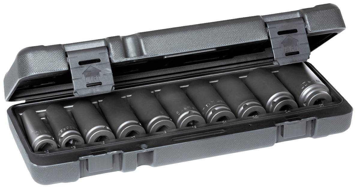 Ein offener, schwarzer Werkzeugkasten mit mehreren Stecknüssen in verschiedenen Größen, die ordentlich nebeneinander angeordnet sind.