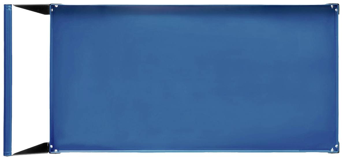 Ein rechteckiges, blaues Banner ohne Text oder Muster, das an einem schwarzen Rahmen befestigt ist, auf weißem Hintergrund.