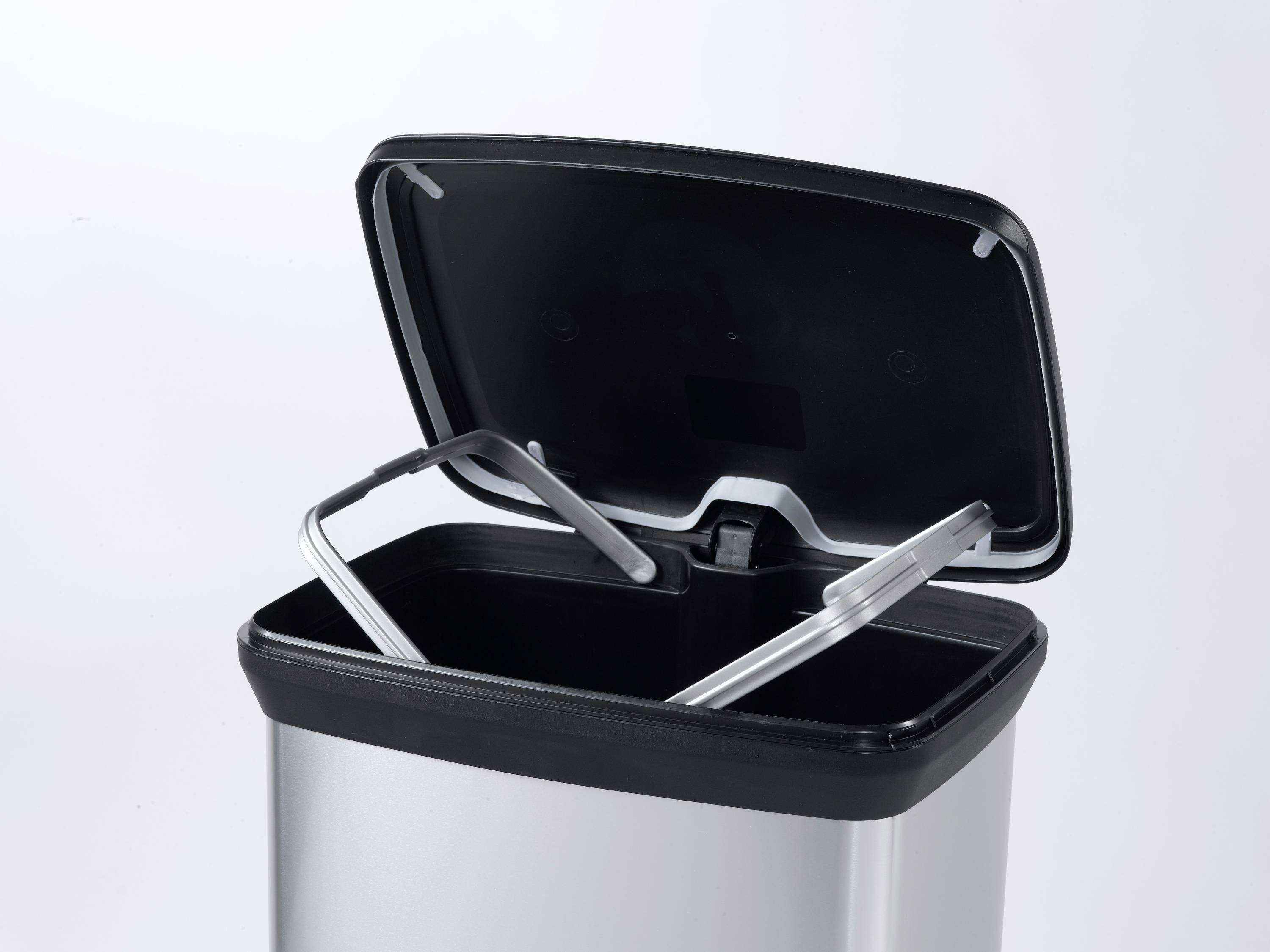 Curver Deco bin metalics 240643 Mülleimer 50l (B x H x T) 390 x 720 x 290mm Silber, Schwarz 1St.