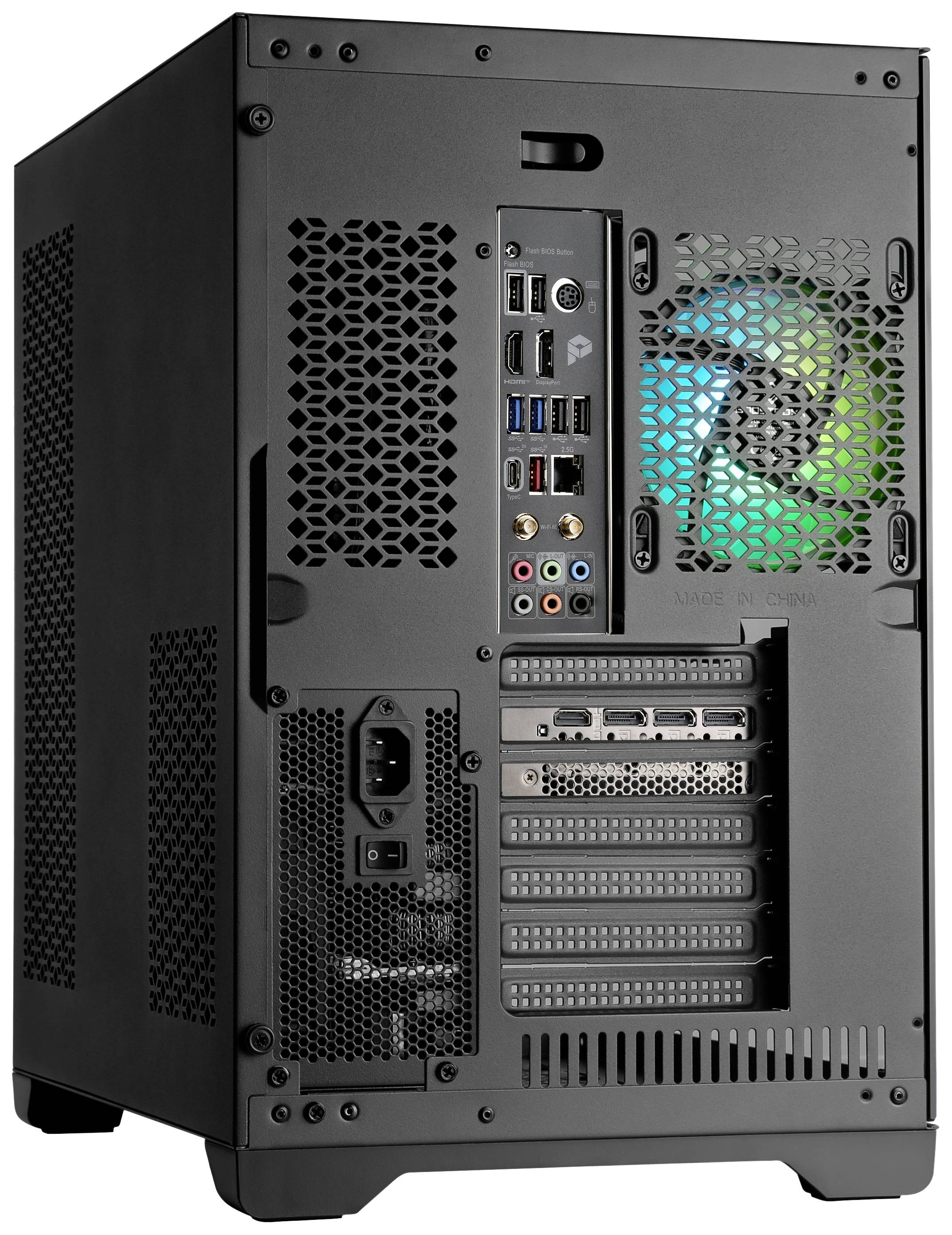 Rückseite eines PC-Gehäuses mit leuchtendem Lüfter und verschiedenen Anschlüssen, einschließlich USB, HDMI und Ethernet.