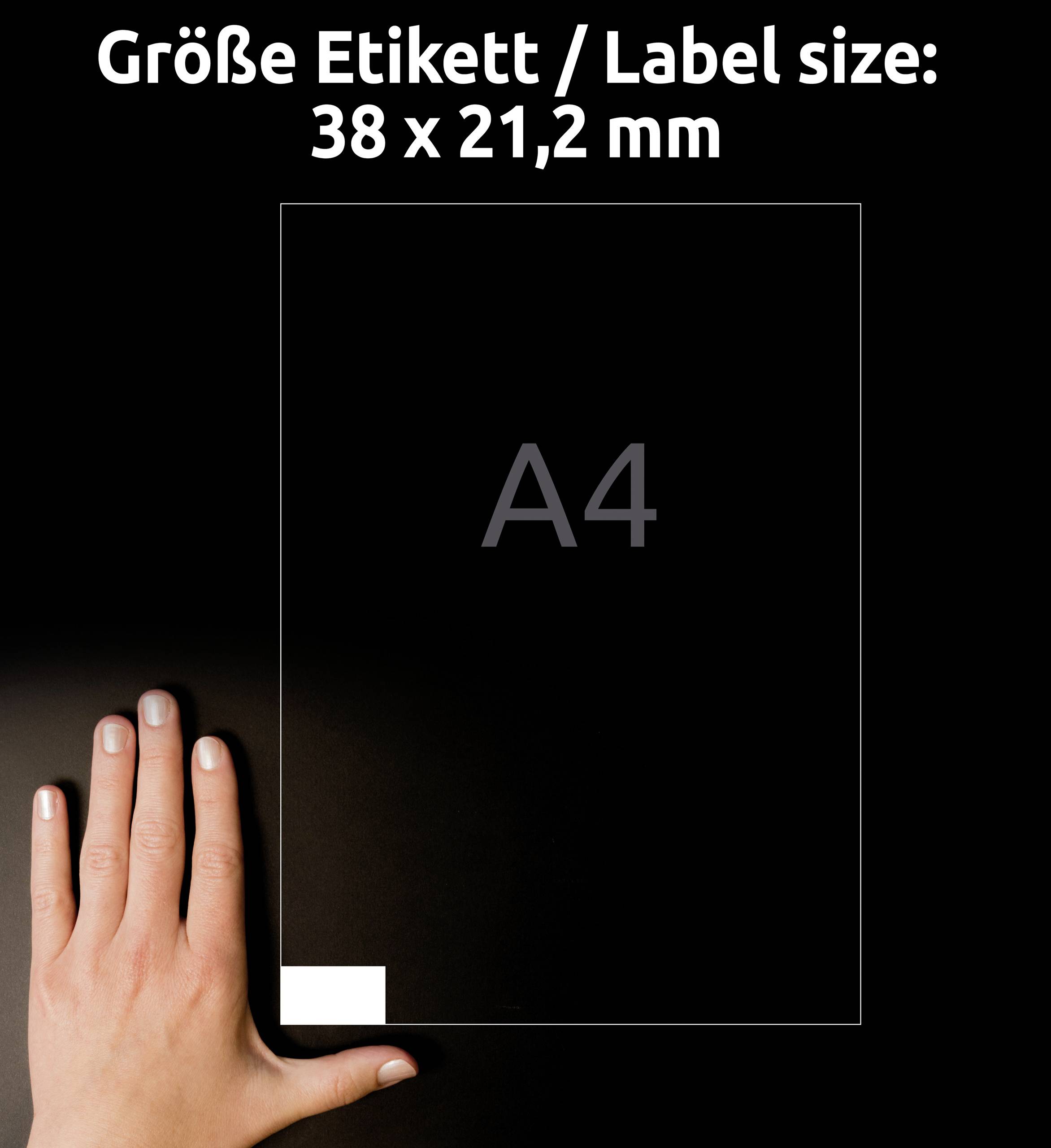 'Größe Etikett / Label size: 38 x 21,2 mm' ist in weißem Text oben auf einem schwarzen Hintergrund. Eine Hand zeigt die Größe.