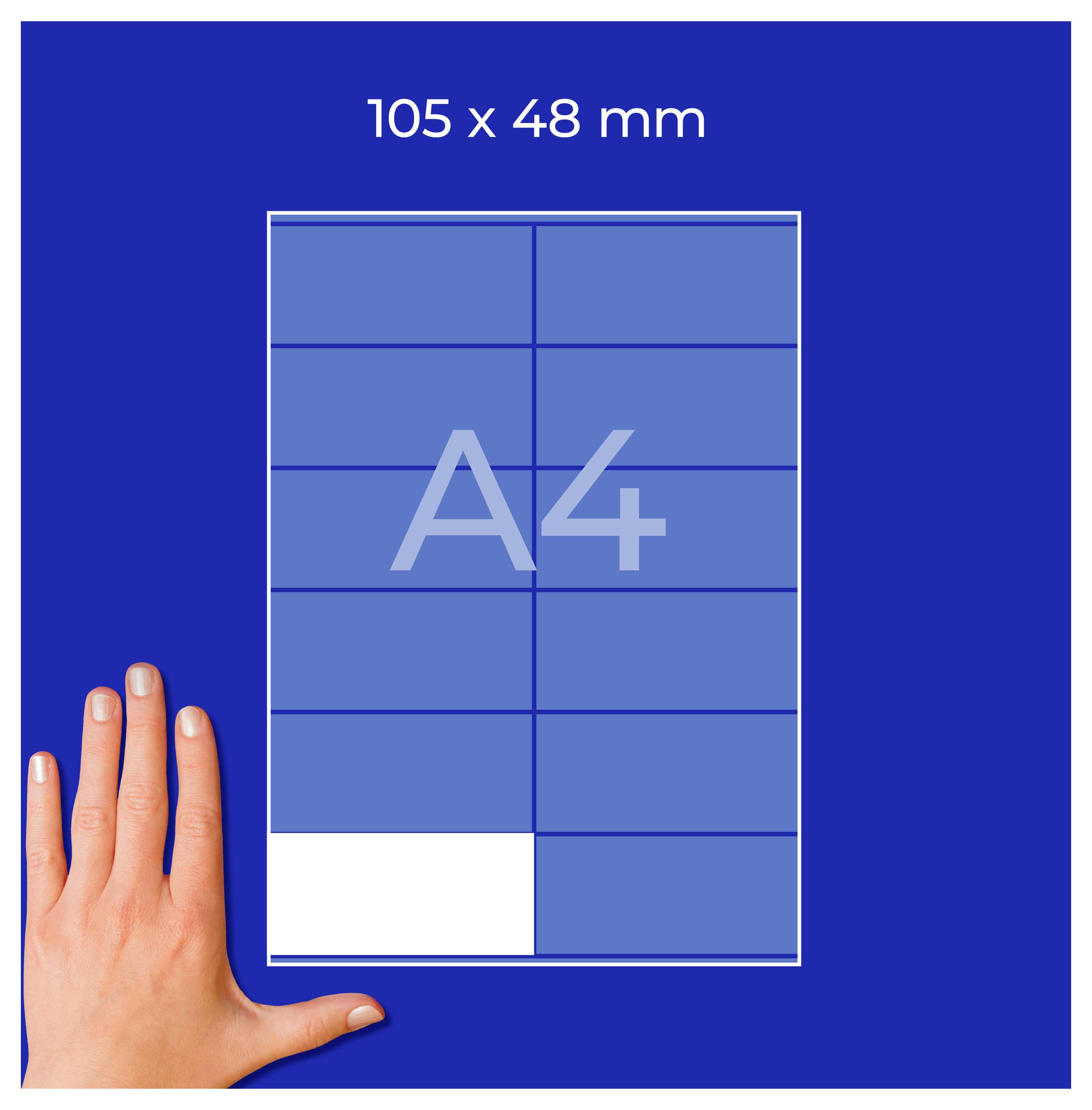 A4-Format 105 × 48 mm mit Raster; Hand zeigt die Größe im Verhältnis zur Seite.
