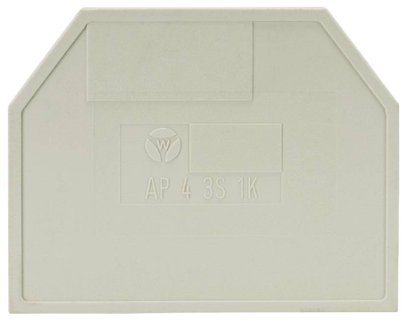 Ein rechteckiger, grauer Plastikdeckel mit abgeschrägten Kanten, trägt die eingravierte Beschriftung 'AP 4 3S 1K'.