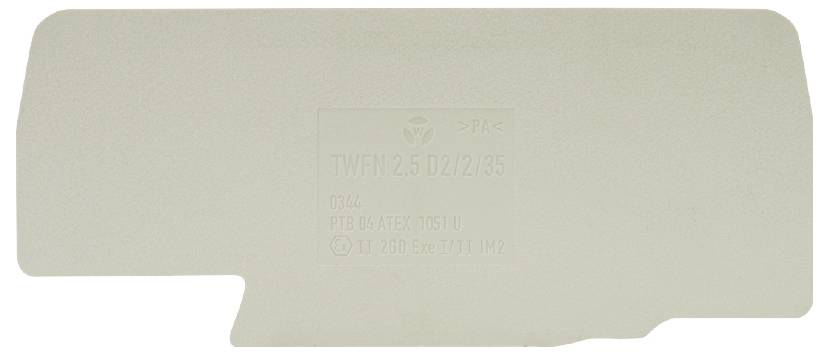 Ein rechteckiges, hellbeiges Kunststoffteil mit Nummern und Buchstabenkombinationen in der Mitte eingraviert; technisches Bauteil.