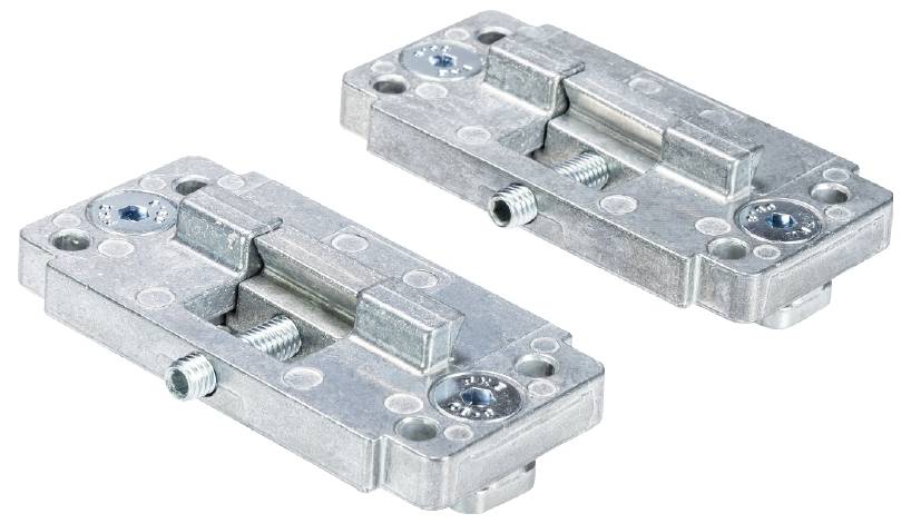 Zwei silberne Metallschiebeschlösser nebeneinander, mit sichtbaren Schrauben und Schlitten, auf weißem Hintergrund.